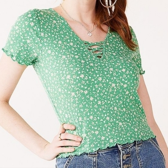 Juniors Medium, lace up front knit top. Green with floral print. NWT - Picture 2 of 6
